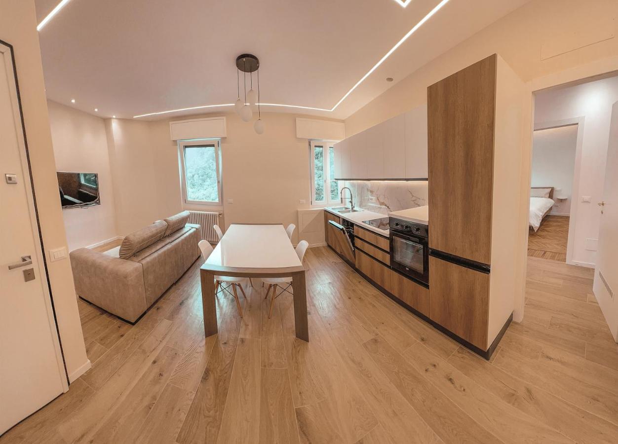 Ferienwohnung Attici Alba E Tramonto Ospedale E Vista Brescia Exterior foto
